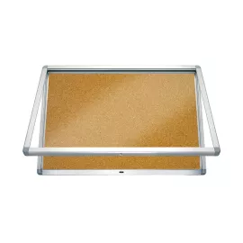 Rocada 3681V17EX kültéri vitrin, felnyíló polikarbonát ajtókkal, parafa felülettel, 4×A4