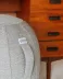 VLUV Kapsul Stov L Concrete egyensúlyozó szék